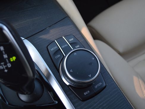 Used 2022 BMW 530i w/ Convenience Package RWD image 25