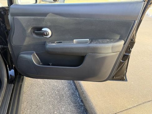 Used 2011 Nissan Versa 1.8 S w/ Plus Pkg image 39