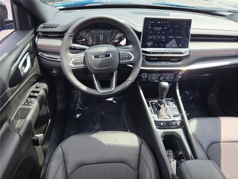 Certified 2025 Jeep Compass Trailhawk w/ Trailhawk Convenience Group image 22