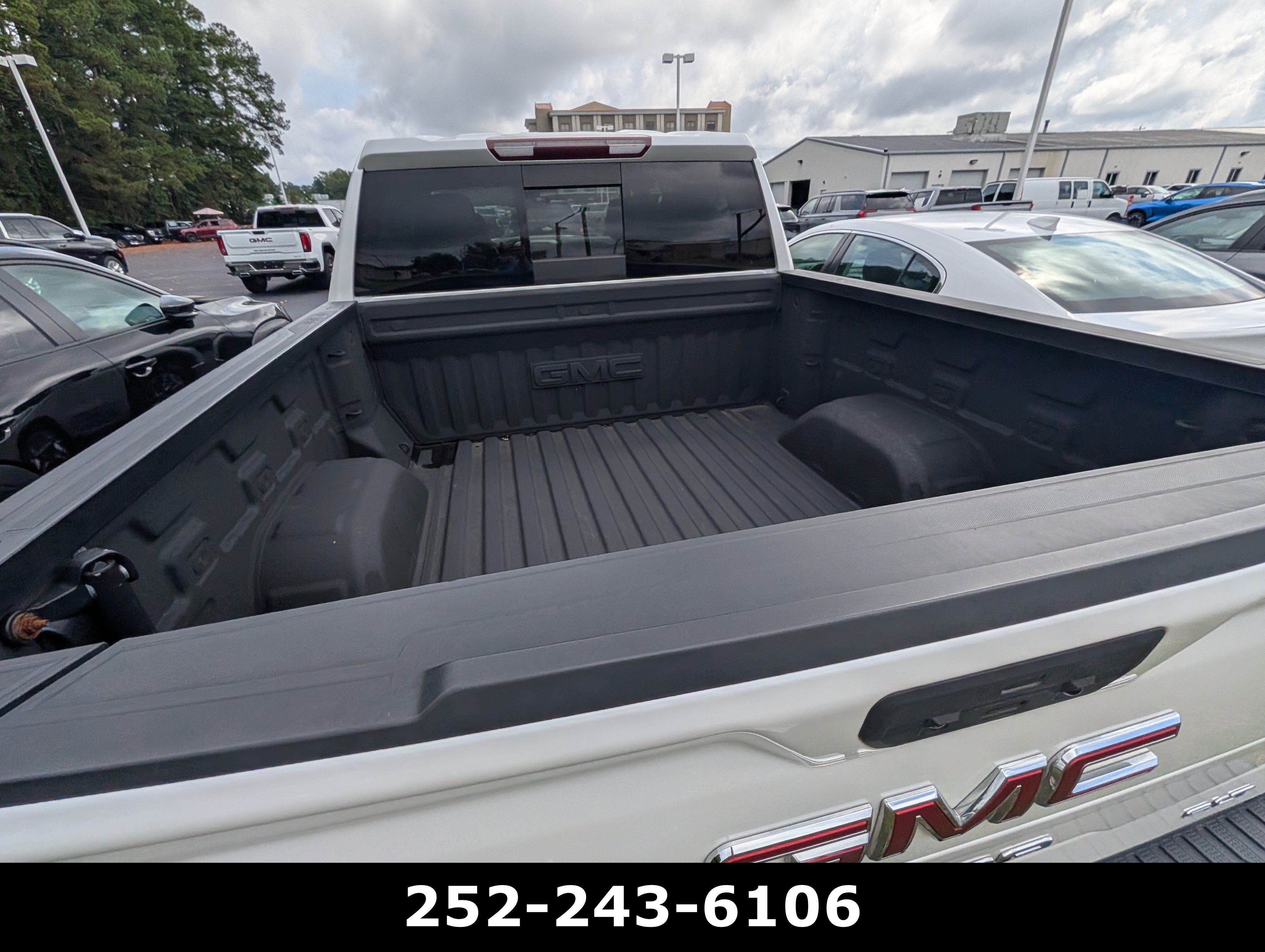 Used 2020 GMC Sierra 1500 SLT w/ SLT Premium Plus Package AWD/4WD image 7