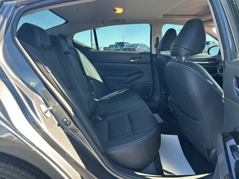 Used 2023 Nissan Altima 2.0 SR image 12