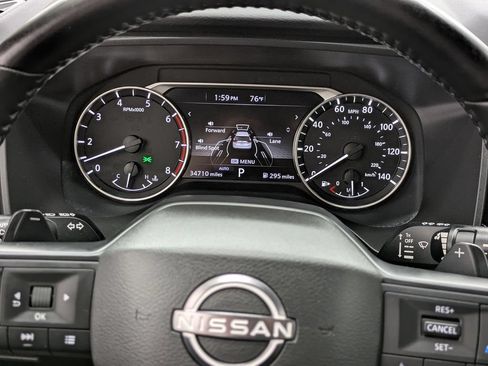 Used 2025 Nissan Rogue SV AWD/4WD image 23