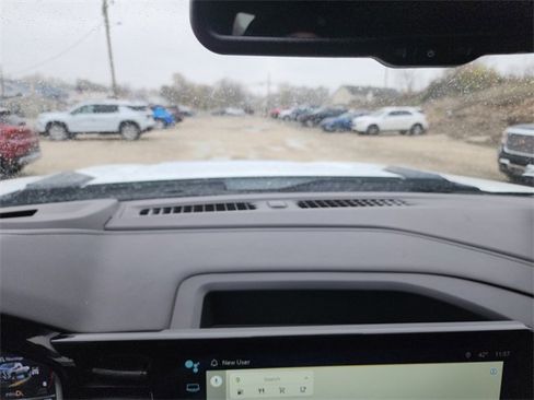 Used 2024 Chevrolet Silverado 3500 LT w/ Convenience Package image 25