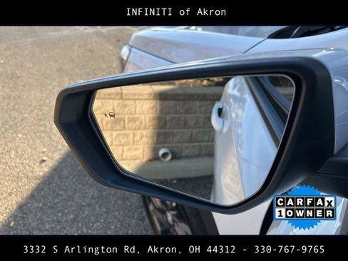 Used 2022 GMC Terrain SLT w/ LPO, Floor Liner Package image 3