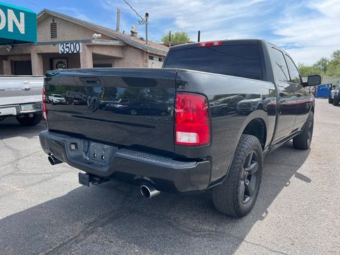 Used 2017 RAM 1500 Express w/ Black Ram 1500 Express Group AWD/4WD image 3