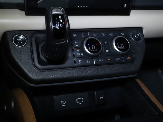 Used 2022 Land Rover Defender 110 X-Dynamic HSE AWD/4WD image 27