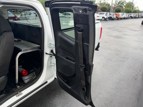 Used 2022 Chevrolet Colorado LT w/ Fleet Safety Package RWD image 21