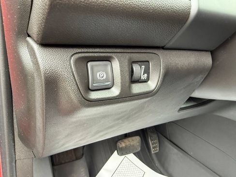 Used 2023 GMC Acadia SLE w/ Driver Convenience Package AWD/4WD image 16