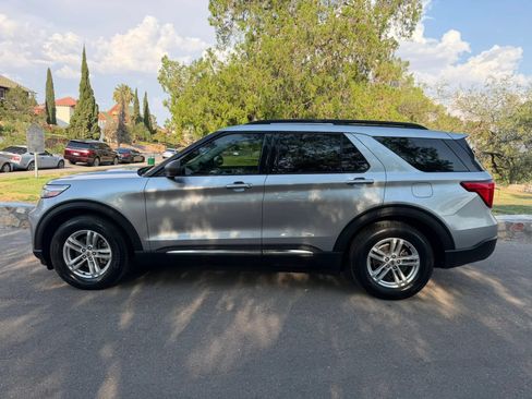 Used 2020 Ford Explorer XLT w/ Equipment Group 202A RWD image 2