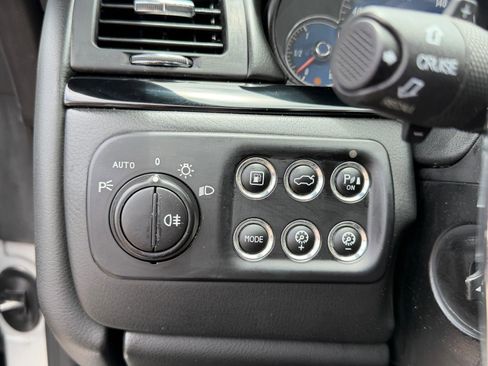 Used 2013 Maserati GranTurismo Sport RWD image 45