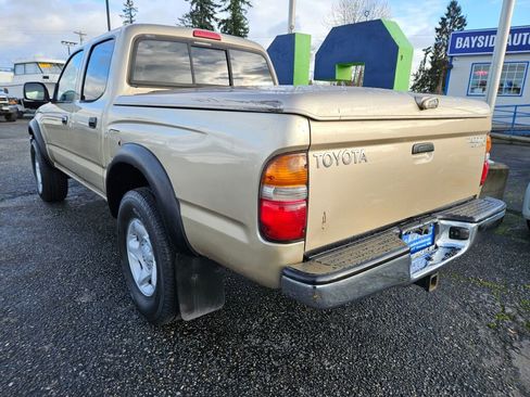 Used 2004 Toyota Tacoma PreRunner image 3