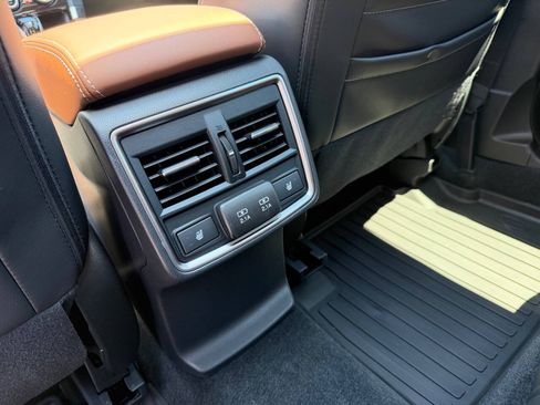 Used 2024 Subaru Forester Touring AWD/4WD image 23