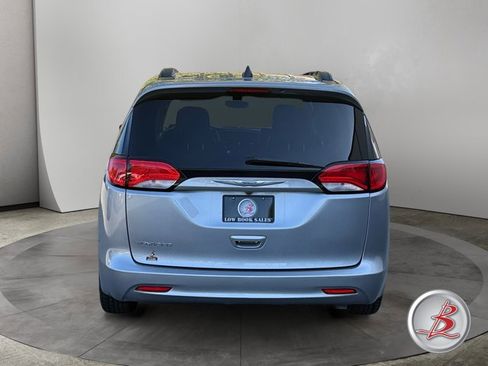 Used 2021 Chrysler Voyager Lxi image 6