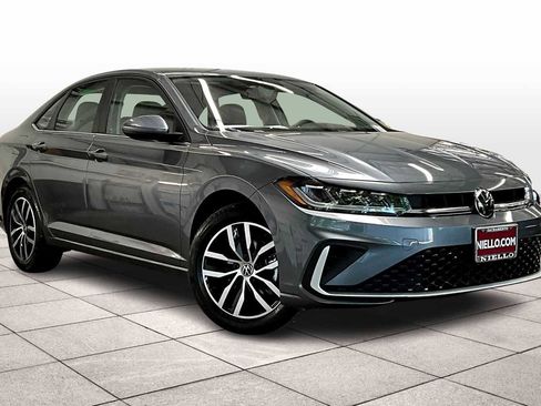 New 2025 Volkswagen Jetta SE image 2