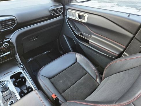 Used 2023 Ford Explorer ST-Line w/ Class IV Trailer Tow Package image 13