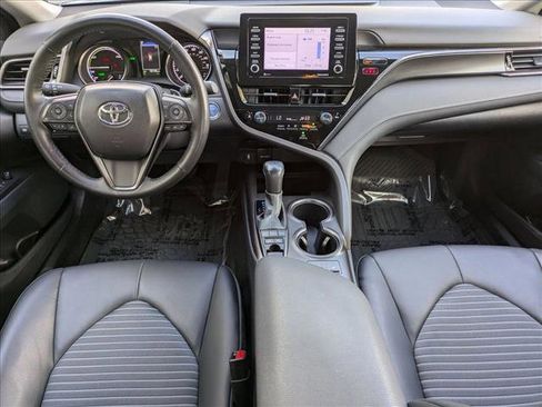 Used 2024 Toyota Camry SE image 16