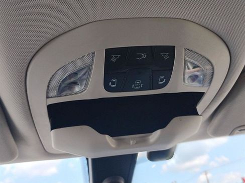 Used 2017 Chrysler Pacifica Touring-L w/ Tire & Wheel Group FWD image 21