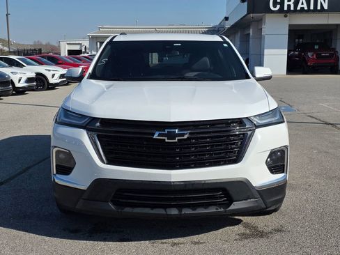 Used 2022 Chevrolet Traverse LT image 2