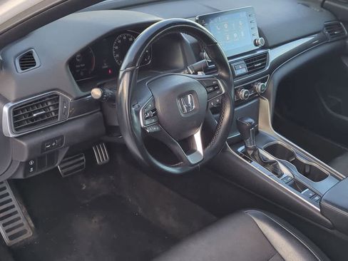 Used 2018 Honda Accord Sport image 2