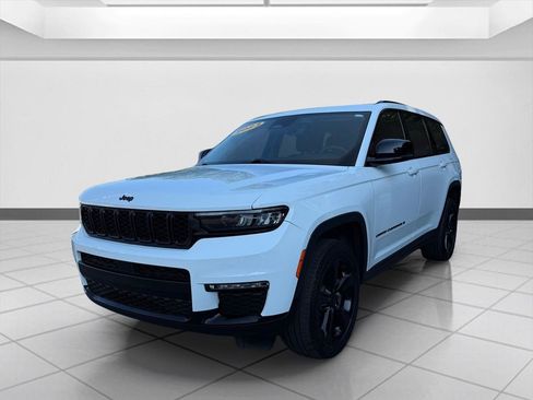 Used 2023 Jeep Grand Cherokee L Limited w/ Black Appearance Package AWD/4WD image 9