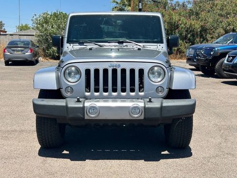 Used 2016 Jeep Wrangler Unlimited Sahara w/ Connectivity Group AWD/4WD image 8