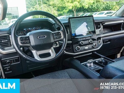 Used 2024 Ford Expedition XLT RWD image 28