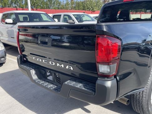 Used 2020 Toyota Tacoma SR image 4
