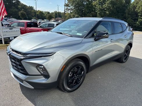 New 2025 Chevrolet Blazer LT w/ Midnight/Sport Edition image 3