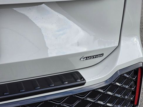 New 2026 Volkswagen Tiguan SEL R-Line image 15