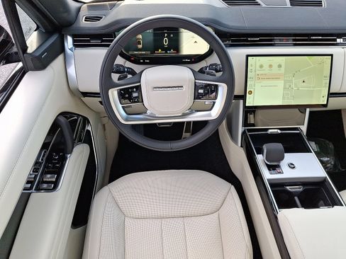 New 2026 Land Rover Range Rover Long Wheelbase SE image 9