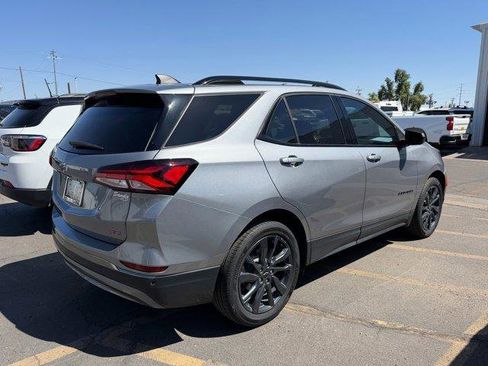 Used 2023 Chevrolet Equinox RS image 3