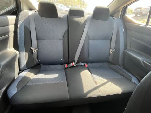 Used 2025 Nissan Versa SV FWD image 35