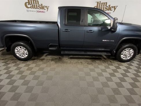 Used 2020 Chevrolet Silverado 2500 LT w/ Convenience Package image 9