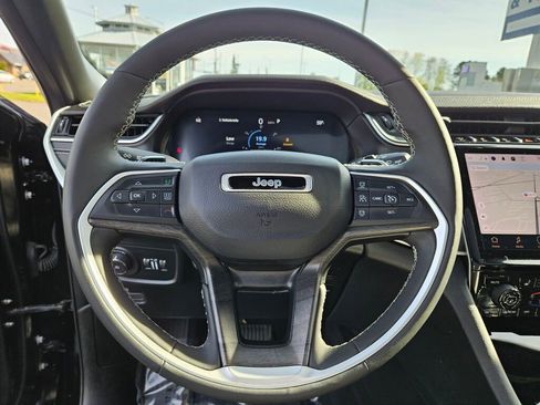 Used 2024 Jeep Grand Cherokee Limited w/ Luxury Tech Group II AWD/4WD image 23