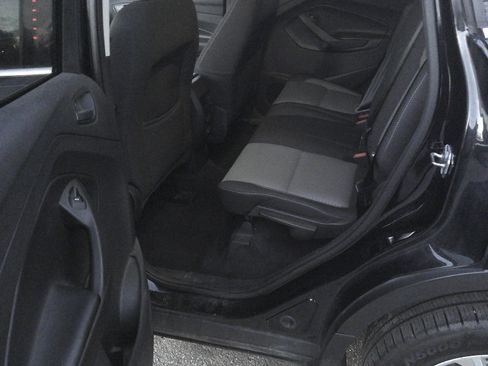 Used 2017 Ford Escape SE image 13