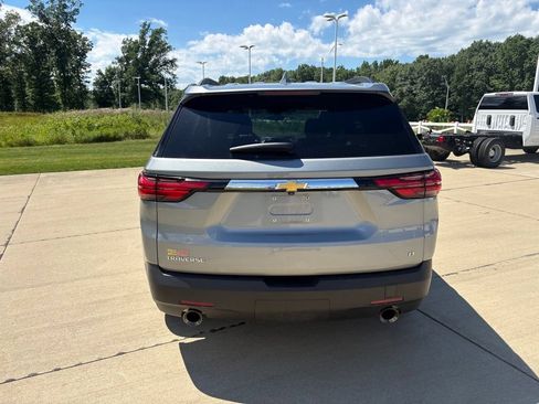 Used 2023 Chevrolet Traverse LT FWD image 5