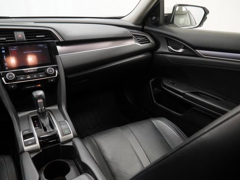 Used 2018 Honda Civic Touring image 24