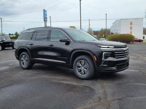 New 2026 Chevrolet Traverse LT w/ Driver Confidence Package AWD/4WD image 2