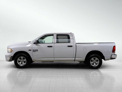 Used 2022 RAM 1500 Classic SLT w/ Protection Group AWD/4WD image 3