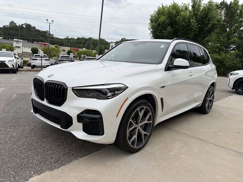 Certified 2023 BMW X5 xDrive45e w/ M Sport Package AWD/4WD image 4