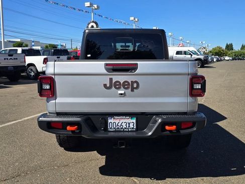 Certified 2023 Jeep Gladiator Mojave w/ LED Lighting Group AWD/4WD image 5