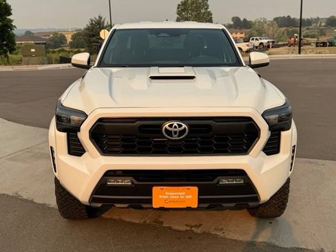 Used 2024 Toyota Tacoma TRD Sport AWD/4WD image 10
