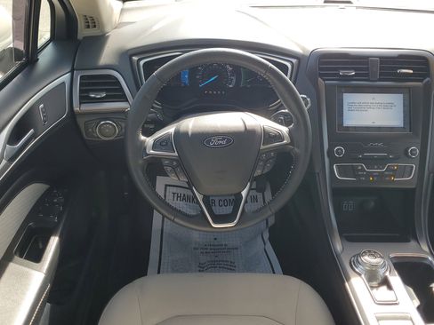 Used 2019 Ford Fusion SE w/ Equipment Group 151A image 18