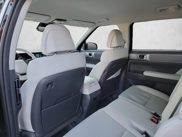 Used 2026 Hyundai Santa Fe SEL FWD image 18