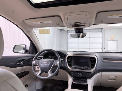 Used 2022 GMC Acadia Denali w/ Denali Ultimate Package FWD image 36