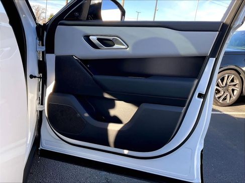 New 2026 Land Rover Range Rover Velar Dynamic SE image 30