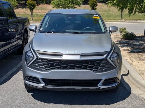 Used 2023 Kia Sportage LX AWD/4WD image 2