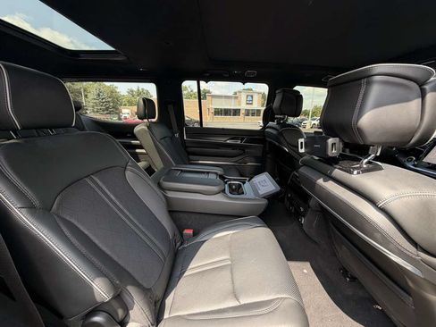 Used 2024 Jeep Grand Wagoneer Series II Obsidian w/ Quick Order Packagew 28T AWD/4WD image 11