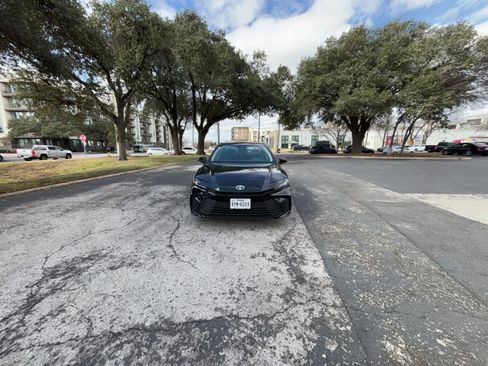 Used 2025 Toyota Camry LE image 16