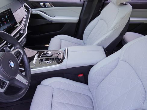 Used 2024 BMW X7 xDrive40i w/ Executive Package AWD/4WD image 11